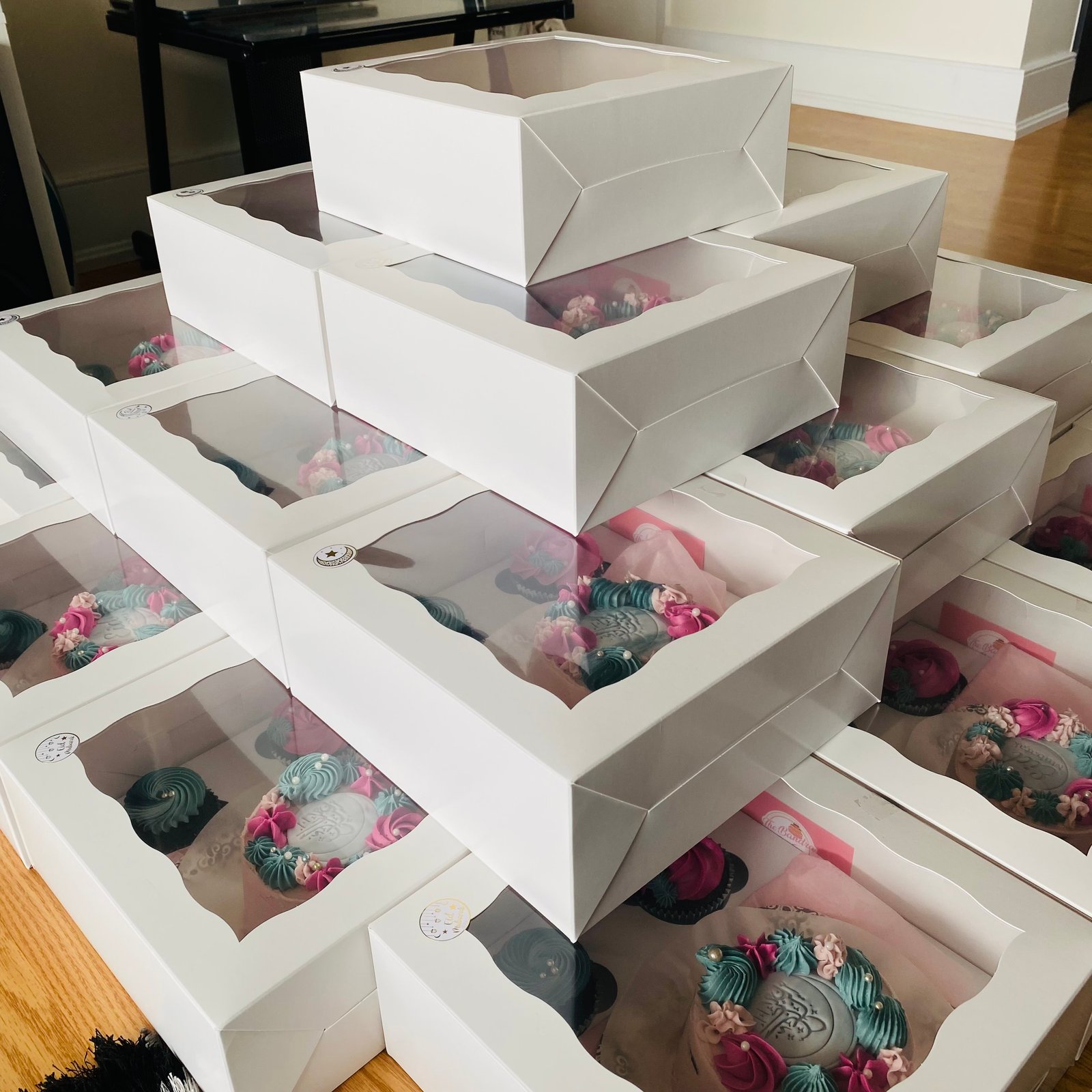 Large Eid cupcake order in boxes